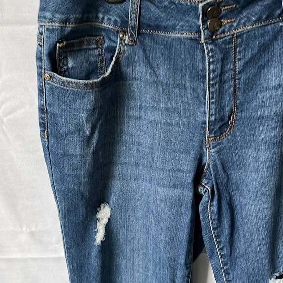EST. 1946 Denim distressed jeans - Picture 5 of 14